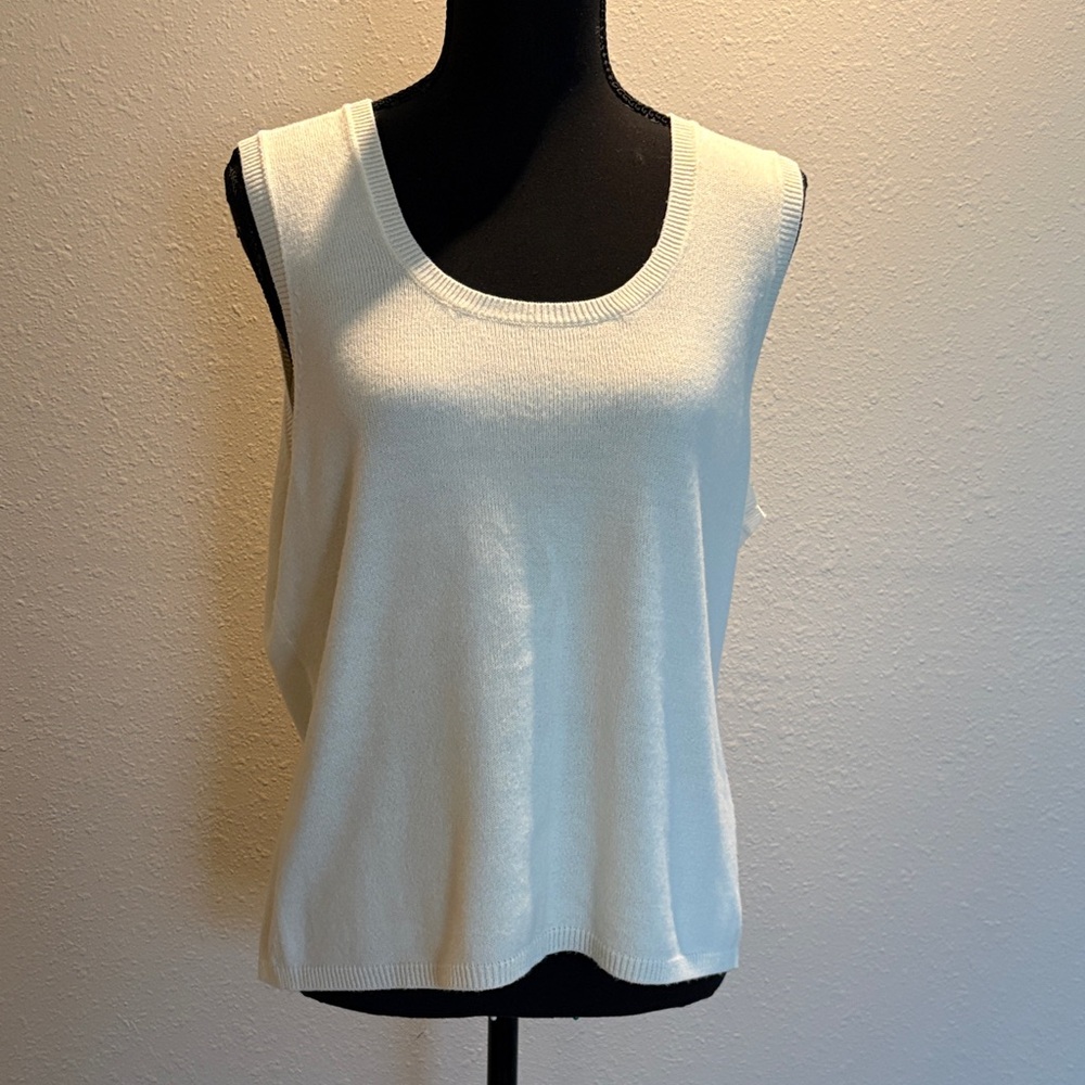 Daisy Fuentes Cream Knit Tank Top
